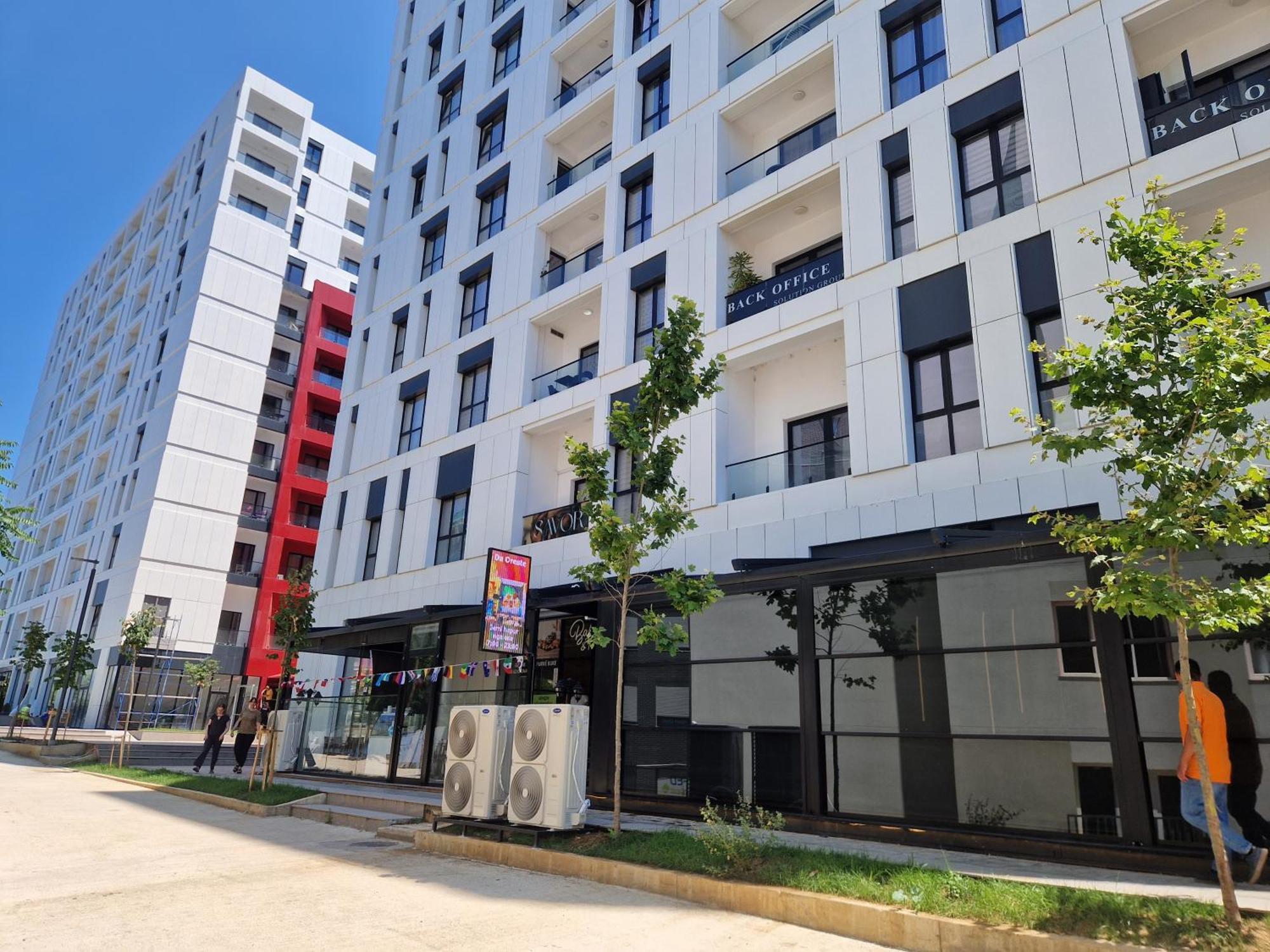 Red & White Palace Apartment Tirana Exterior photo